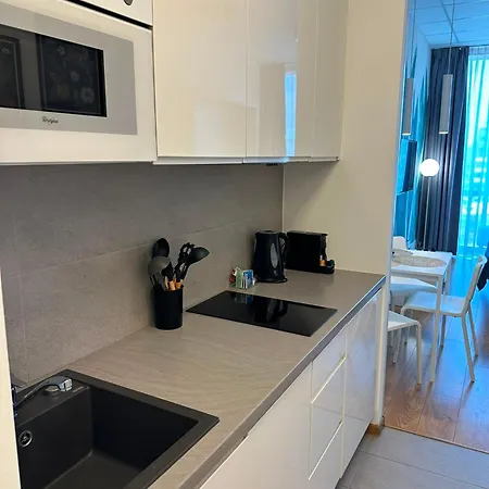 Apartman Jerozolimskie Airport And Train 325 *